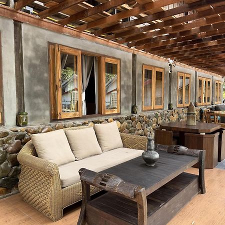 On The Mekong Resort Luang Prabang Exterior foto